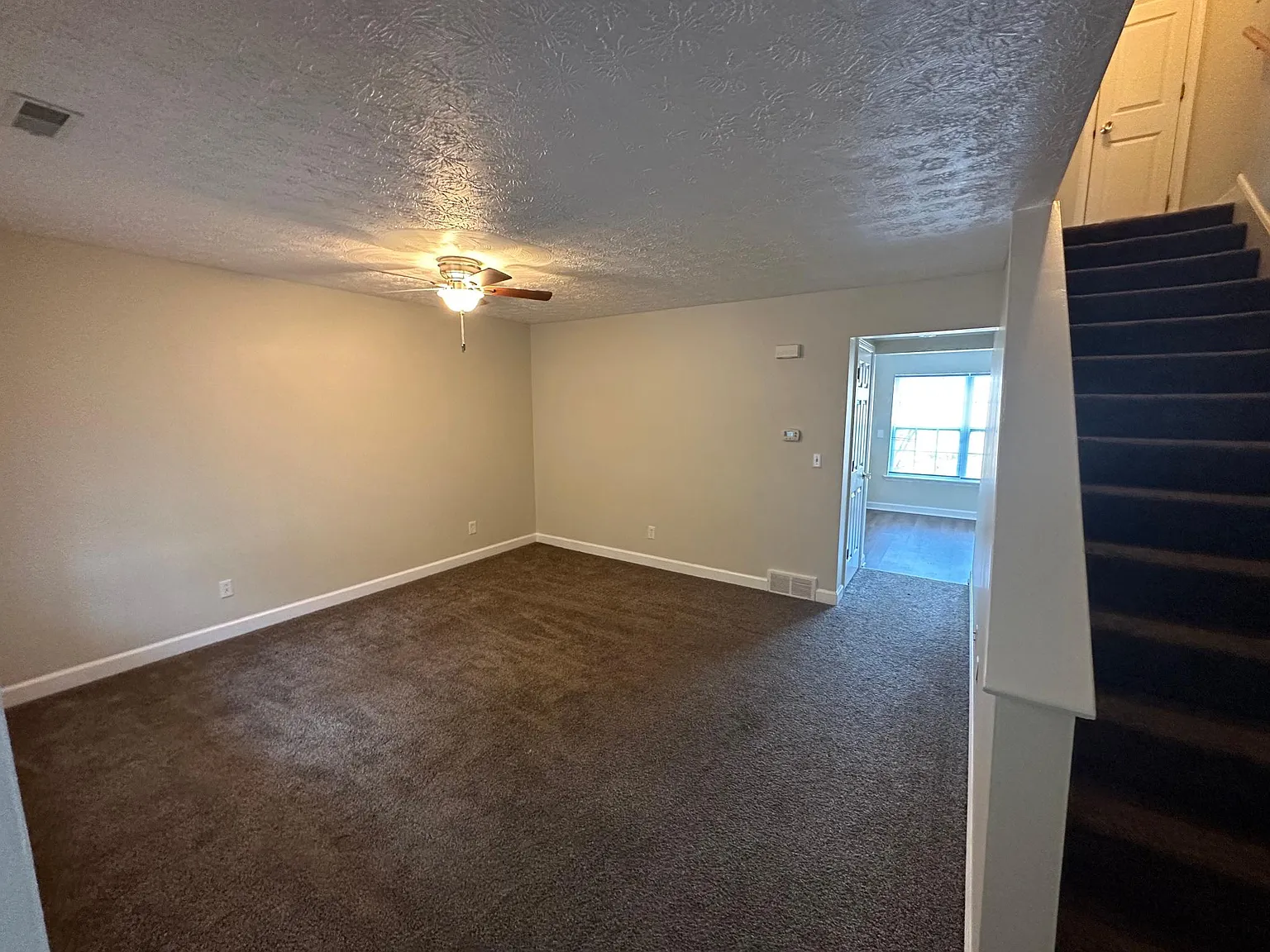 2 bed, 1.5 bath, $895 — Photo 2