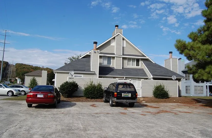 Wynterhall Rd SE, Huntsville — Photo 2
