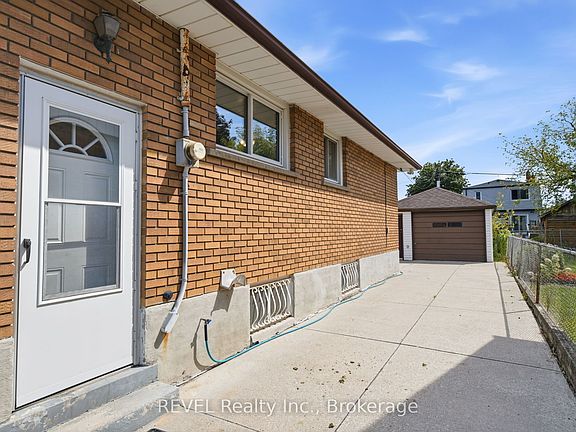 3rd image of 330 Waverly St