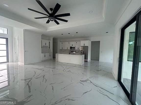 5th image of 3307 12th AVE NE