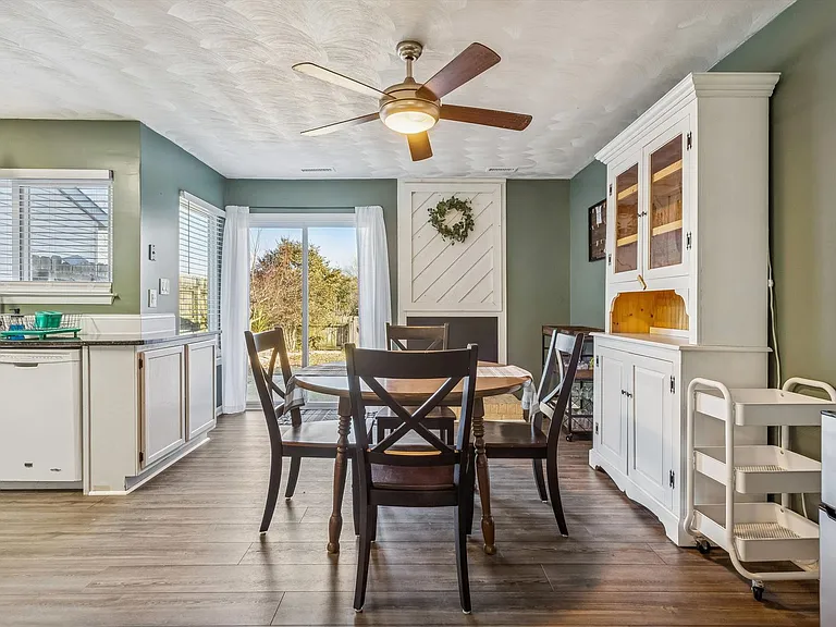 762 Quesnel Dr — Photo 11