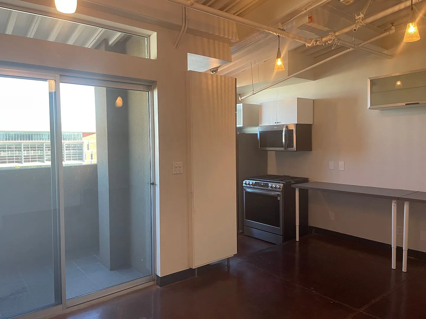 701 Shadow Ln — Photo 1