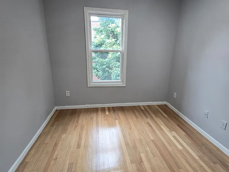 249 Inslee Pl #2LL — Photo 6