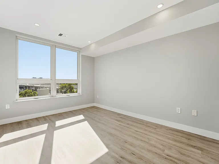 Skylar Lofts JC — Photo 48