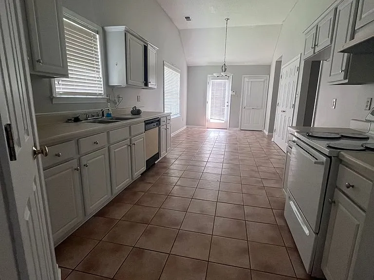 616 N Ericson Rd — Photo 8
