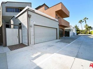 65B Surfside Ave, Seal Beach, CA 90743