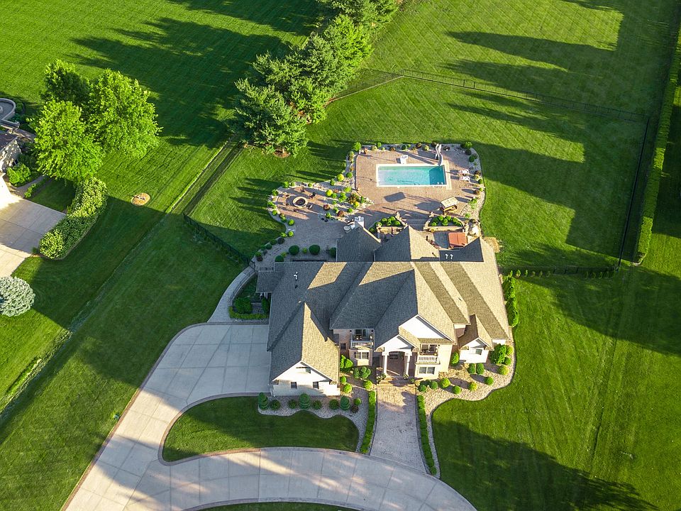 1st image of 3302 Woodhaven Dr