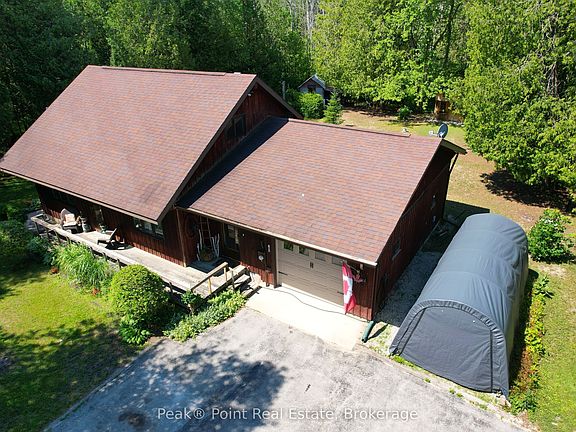 4th image of 6 Whitefish Blvd