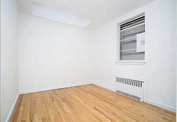 Rented by Compass | media 10