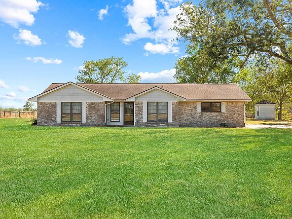 3rd image of 4306 E Fm 1462 Rd