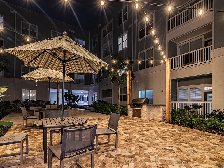 Thrive Luxury Apartments — Photo 33