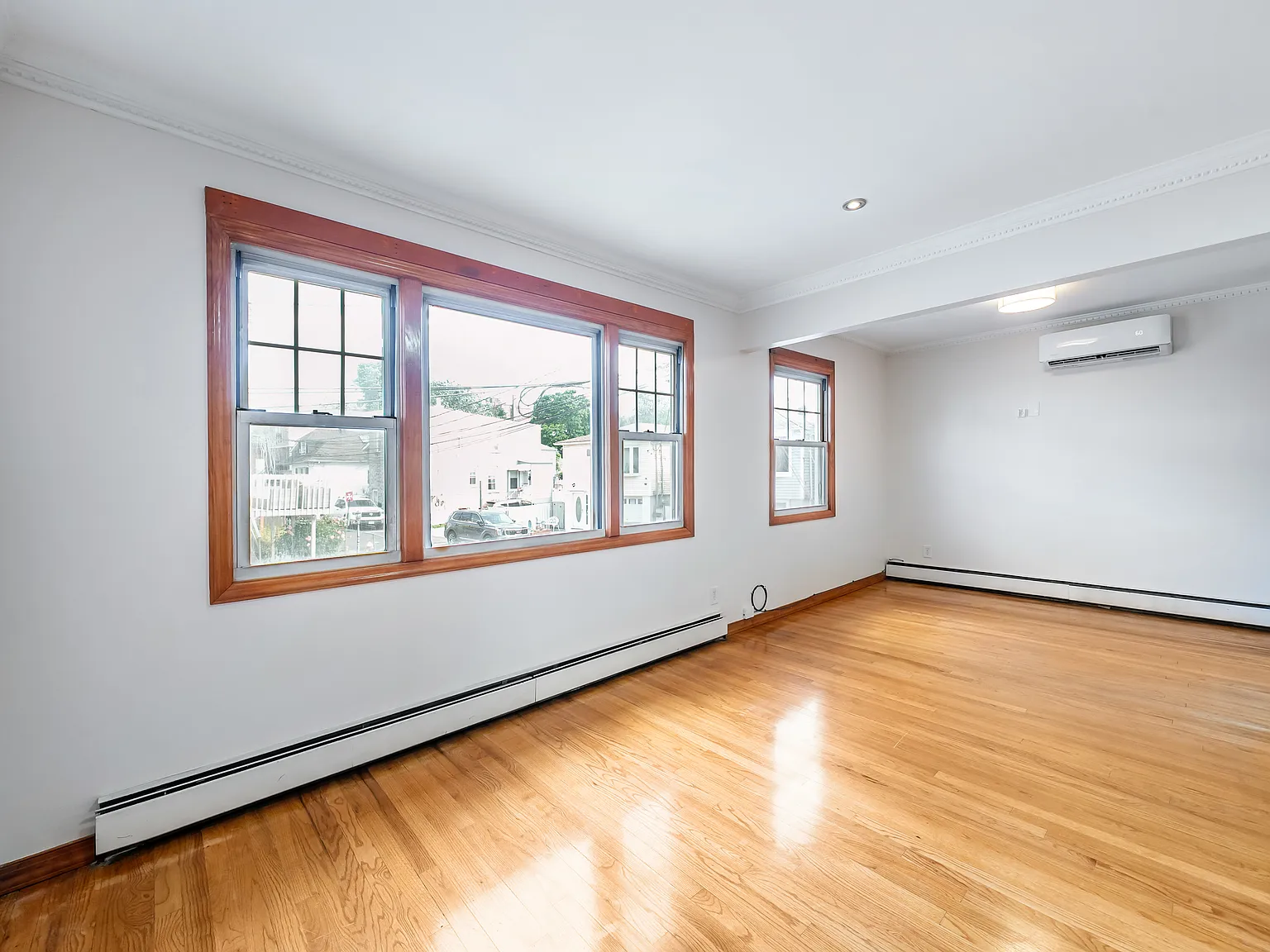 2 bed, 1000 sqft, $2,400 — Photo 2