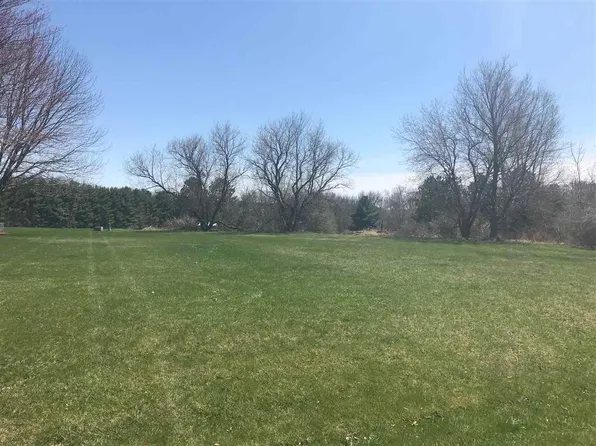 3017 N Silver Ridge Dr, Oregon, IL 61061