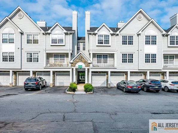 32 Prestwick Way, Edison, NJ 08820