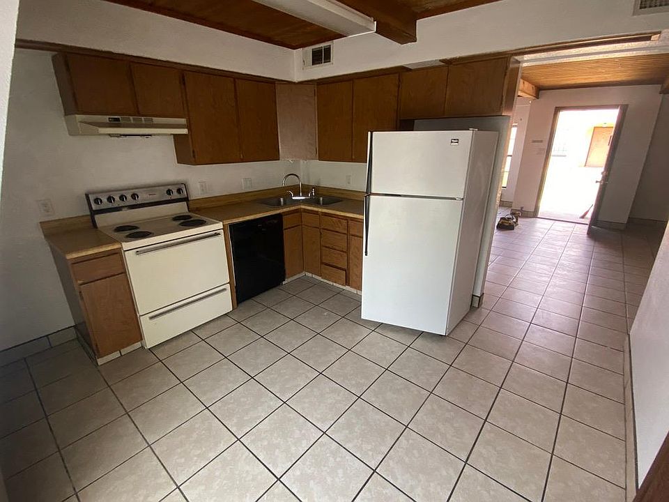 2nd image of 1608 W 15th Ln APT 3