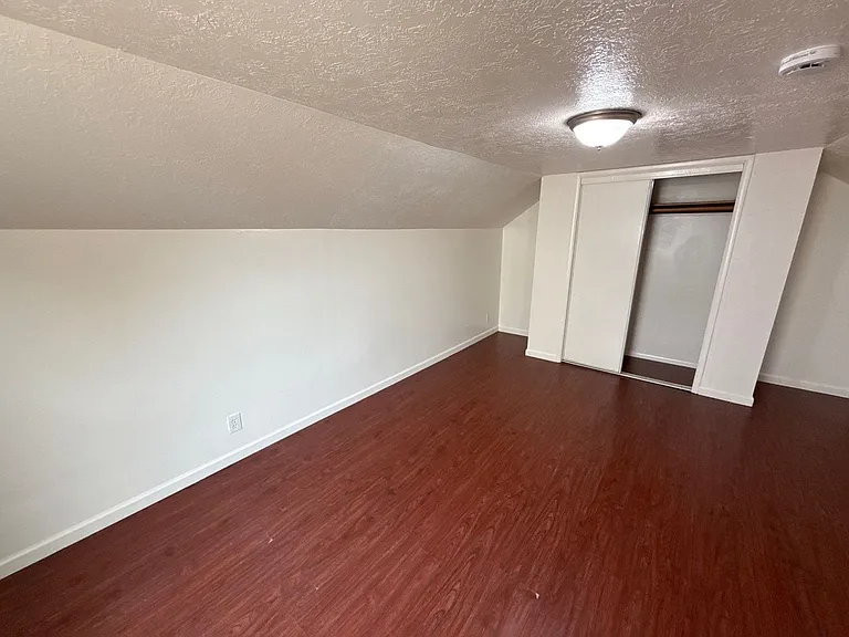926 SE Uglow Ave #2 — Photo 14