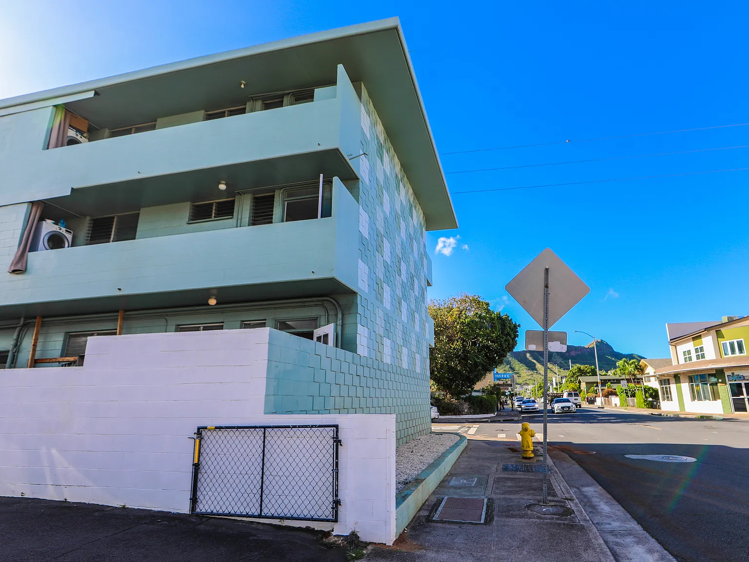 2 bed, 670 sqft, $2,700 — Photo 3