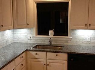 8 Aurora Rd, East Greenwich, RI 02818