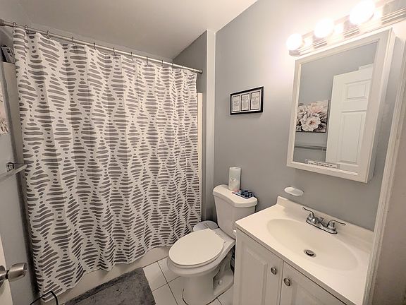 4th image of 42 Elizabeth St #42B