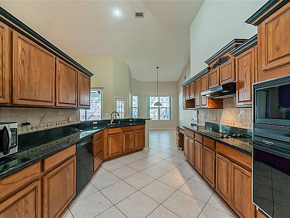 4th image of 2829 Hoffman Dr