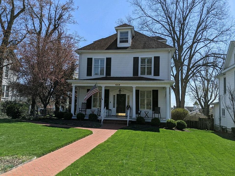 1st image of 316 E 2nd St