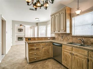 2804 Mill Ridge Dr, Hurst, TX 76054