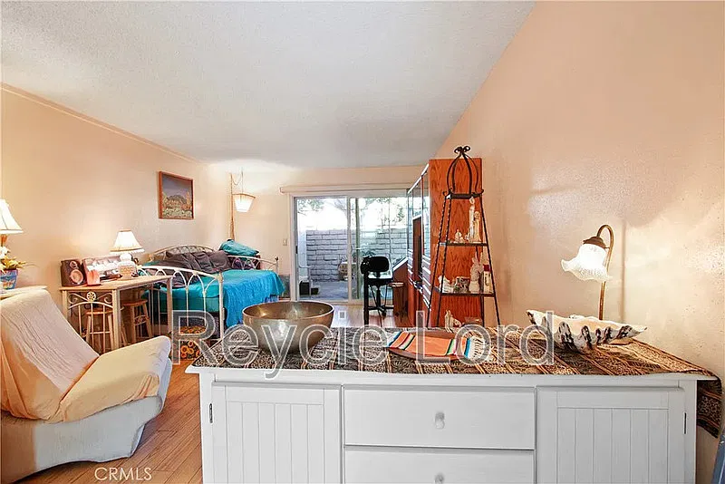 1 bed, 1.0 bath, 700 sqft, $2,050 — Photo 3