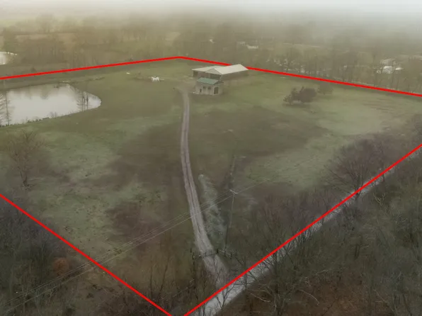 9301 Thomas St, Coello, IL 62825