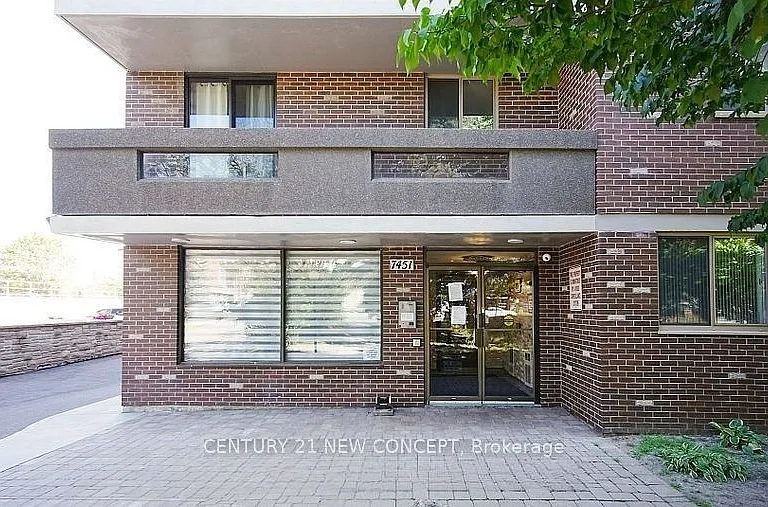 7451 Yonge St #101 — Photo 36