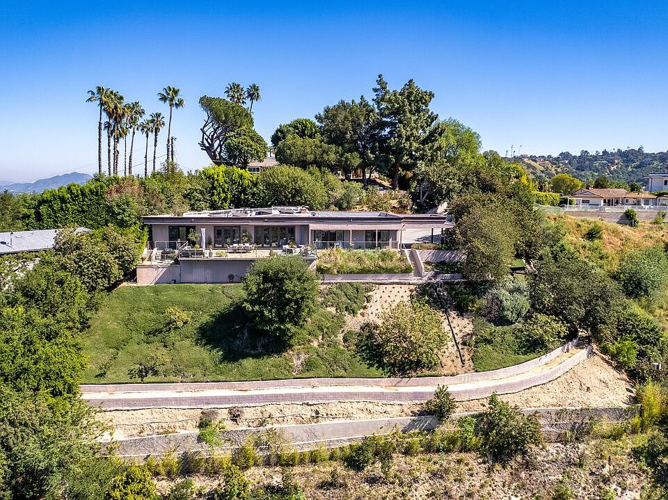 1st image of 4039 Cody Rd