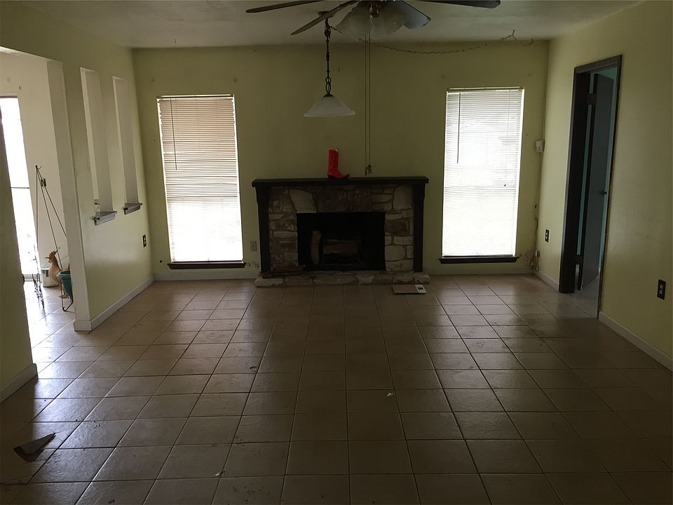 1st image of 4247 Dexired Dr