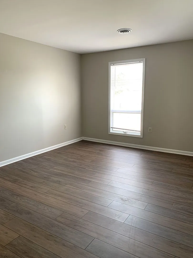 253 College Ave — Photo 4
