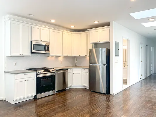 Rented by Dallien Realty Limited Liability Company | media 18