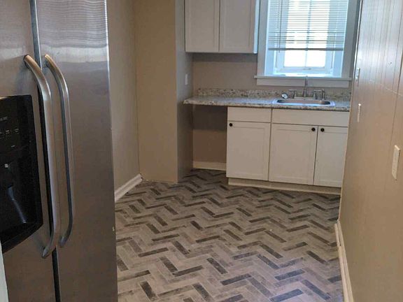 4th image of 45 S Pennewell Dr #1
