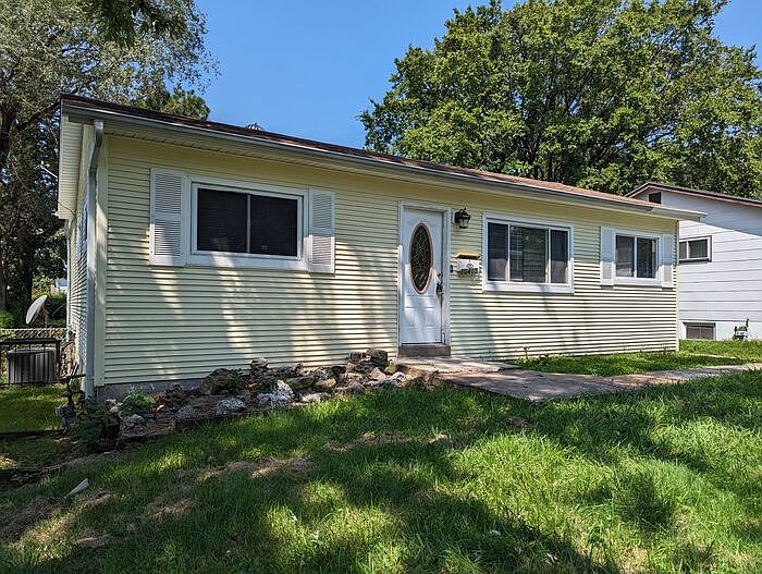 1st image of 10405 Earl Dr
