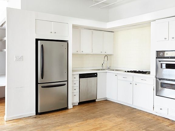 3rd image of 682 Broadway APT 7B