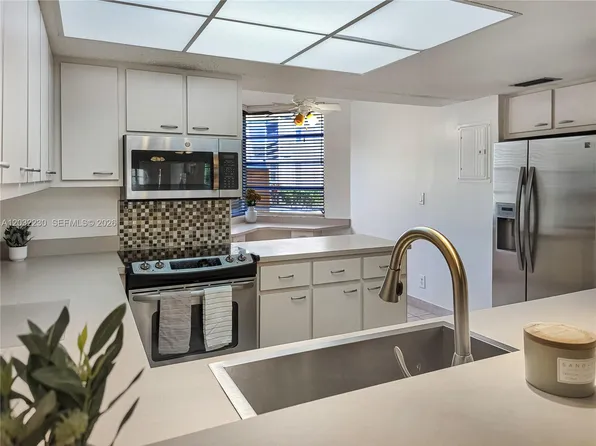 9531 Seagrape Dr APT 108, Davie, FL 33324