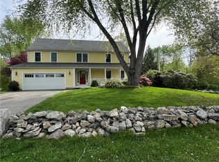 24 Sunnyside Dr, Cumberland, RI 02864