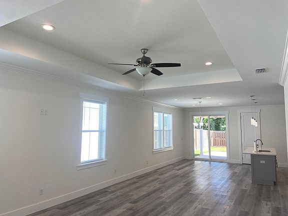 3rd image of 8445 Warner Pl