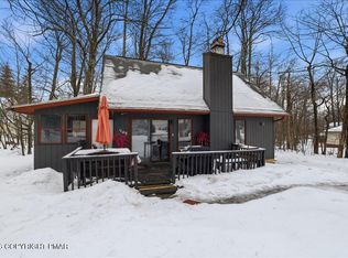 9205 Westwood Dr, Tobyhanna, PA 18466