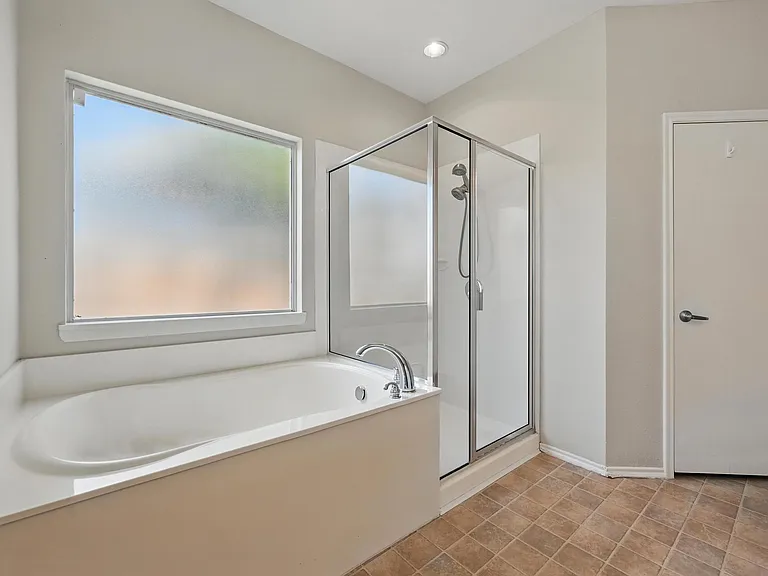 7464 Maroon Dr — Photo 9