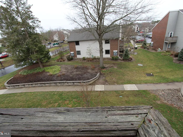 5012 Ravens Crest Dr — Photo 18
