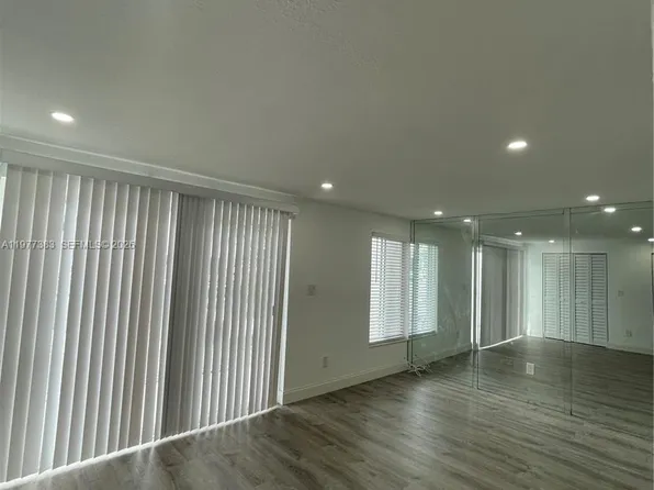 3868 NE 169th St, North Miami Beach, FL