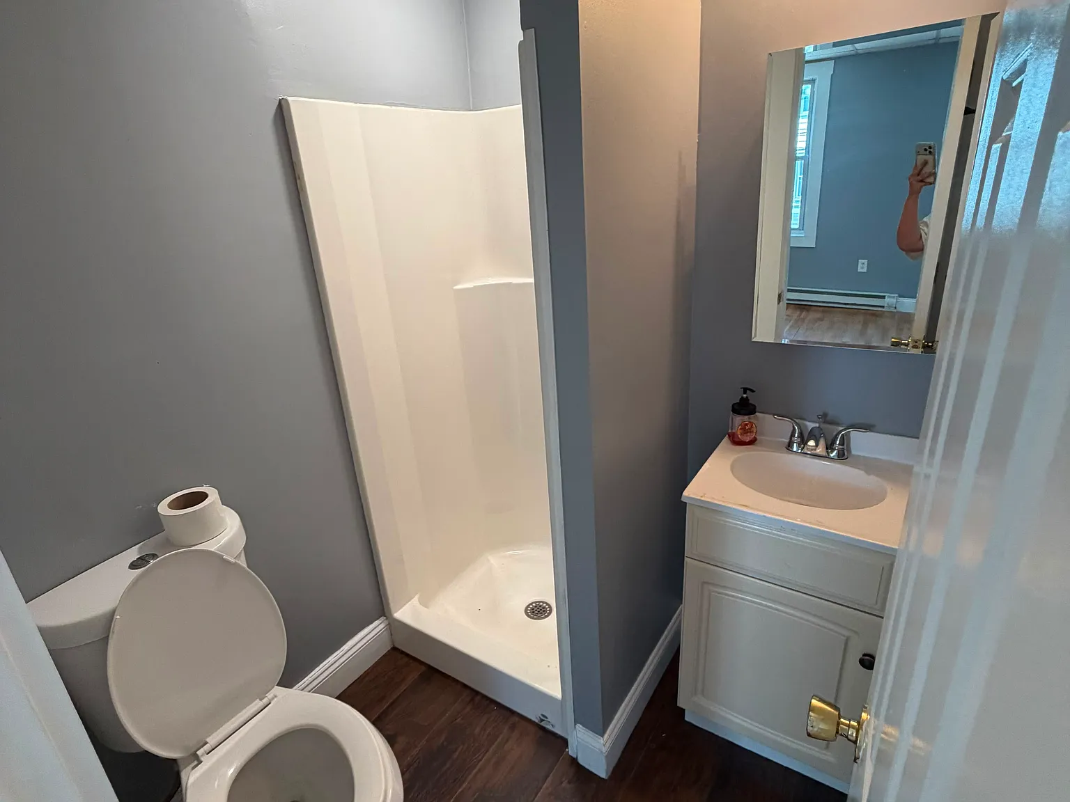 3 bed, 3519 sqft, $2,400 — Photo 3
