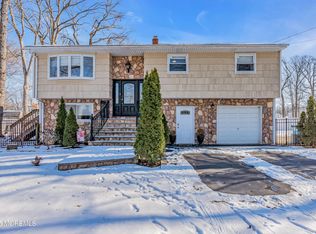 5 Hogarth St, Hazlet, NJ 07730