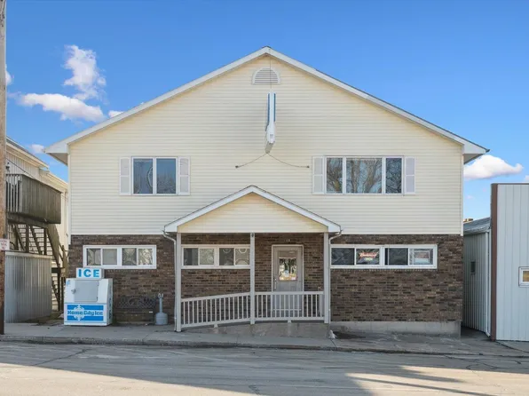 927 Main St, Holy Cross, IA 52053