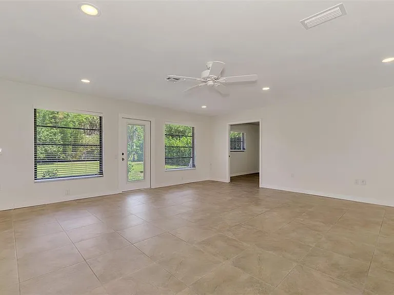 2340 Palmetto St — Photo 16