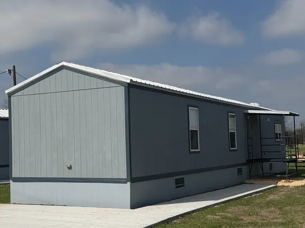 1121 Connor Ave, Eagle Lake, TX 77434