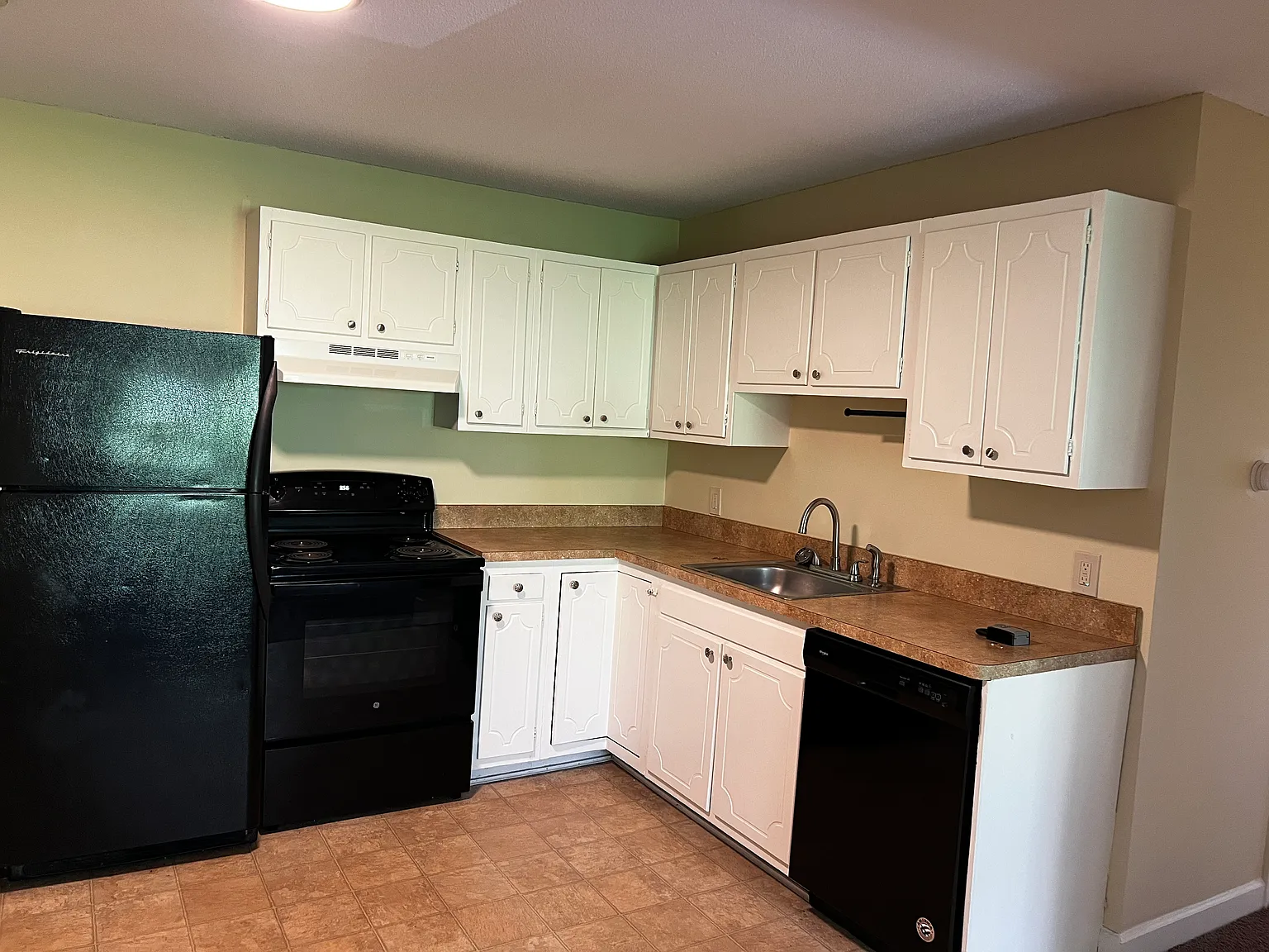 89 Plympton Apartments — Photo 4