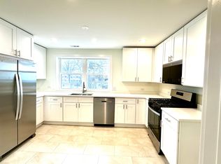 232 Callan Ave APT 2, Evanston, IL 60202